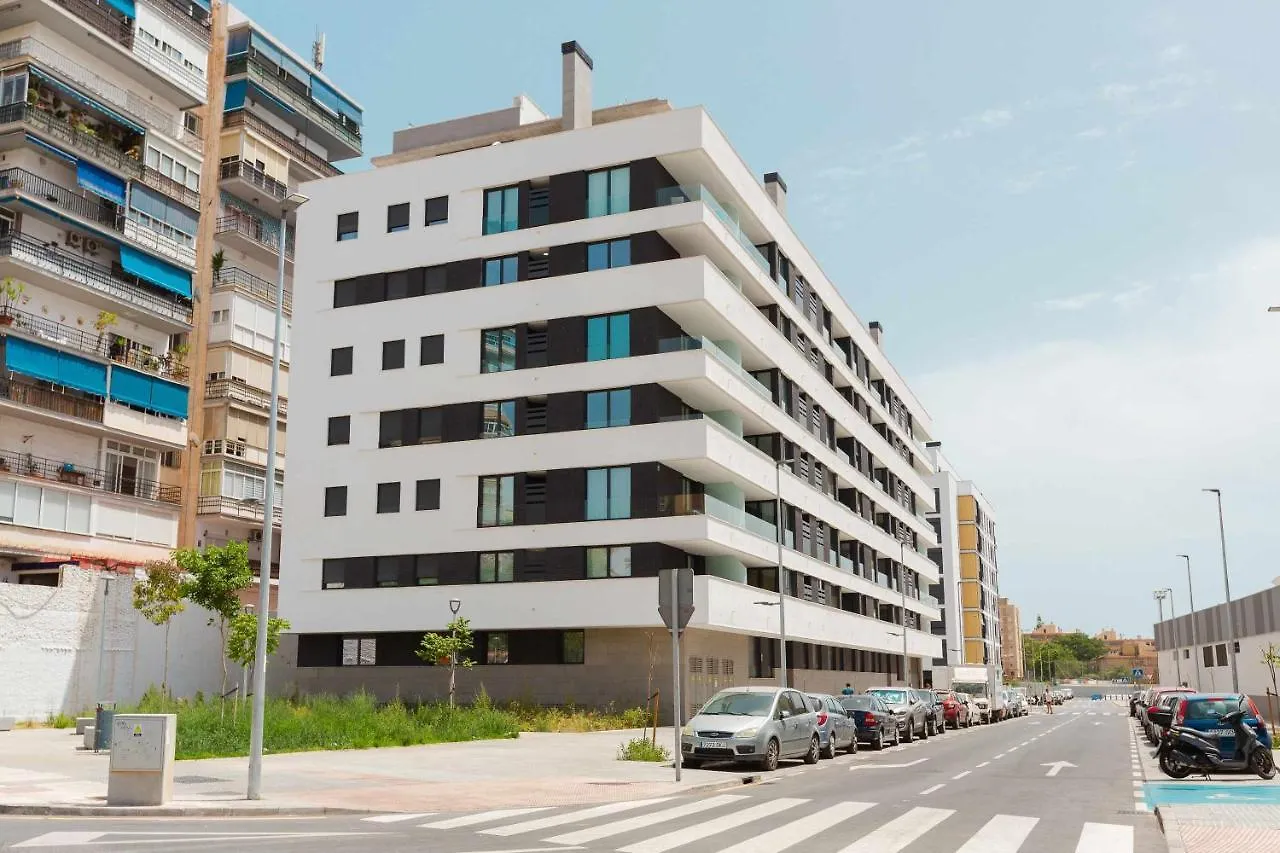 Cosmopolitan Apt & Malaga Beach شقة